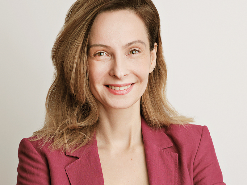 Povestea româncei care conduce una dintre cele mai importante divizii ale Huawei pe piața locală
