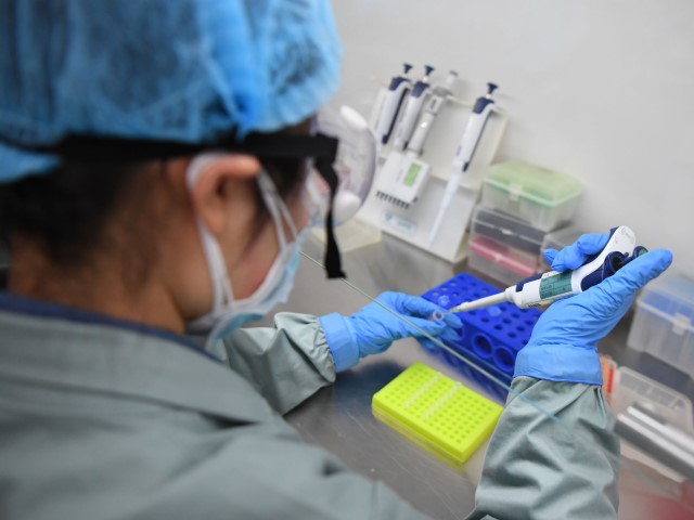 Industria testelor de coronavirus. Românii au cheltuit peste 2 mil. lei pe teste de Covid-19 la cerere în ultimele 24 de ore