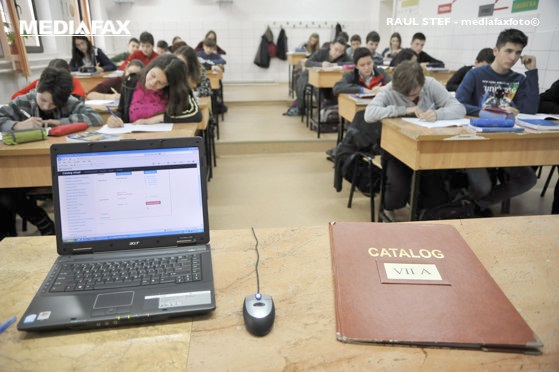 Este oficial: Elevii și profesorii vor avea asigurată infrastructura necesară, constând în dispozitive și acces la internet, pentru predarea online