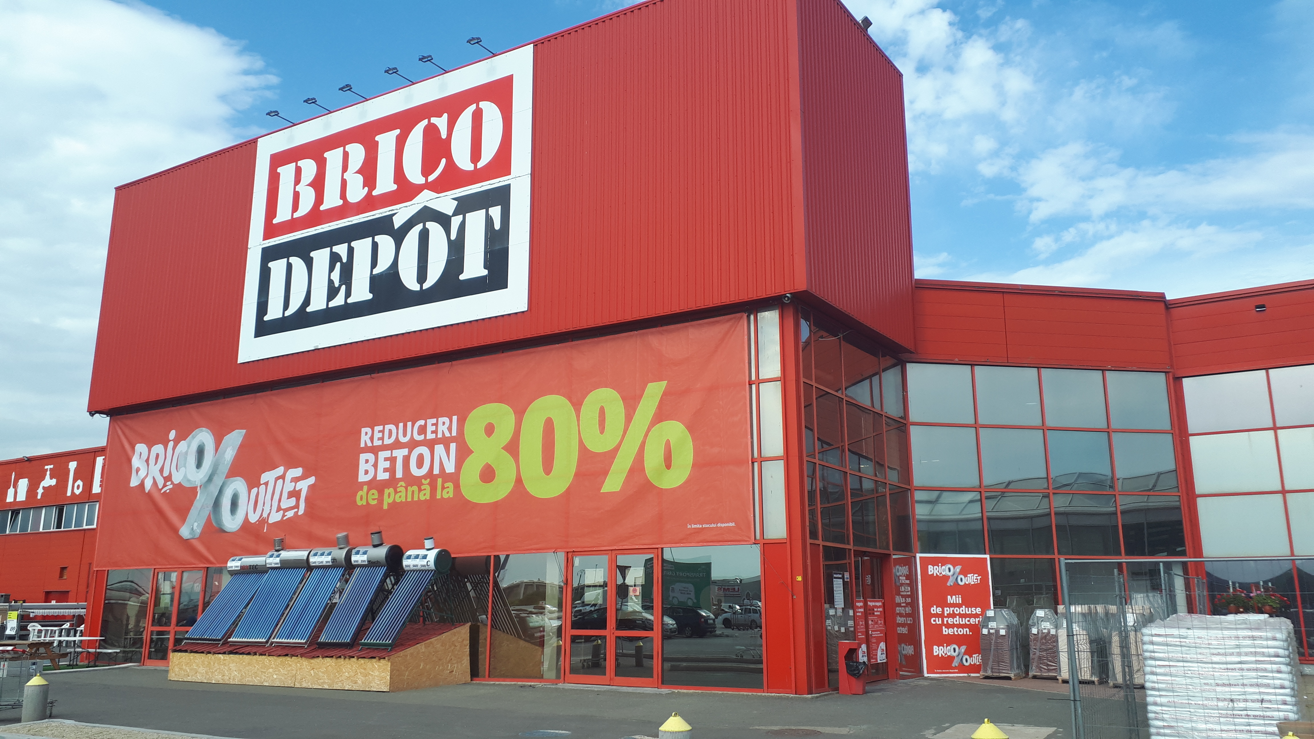 Vești bune pentru cei cărora le place să meșterească: se deschide primul outlet cu produse pentru casă și grădină de tip DIY din România