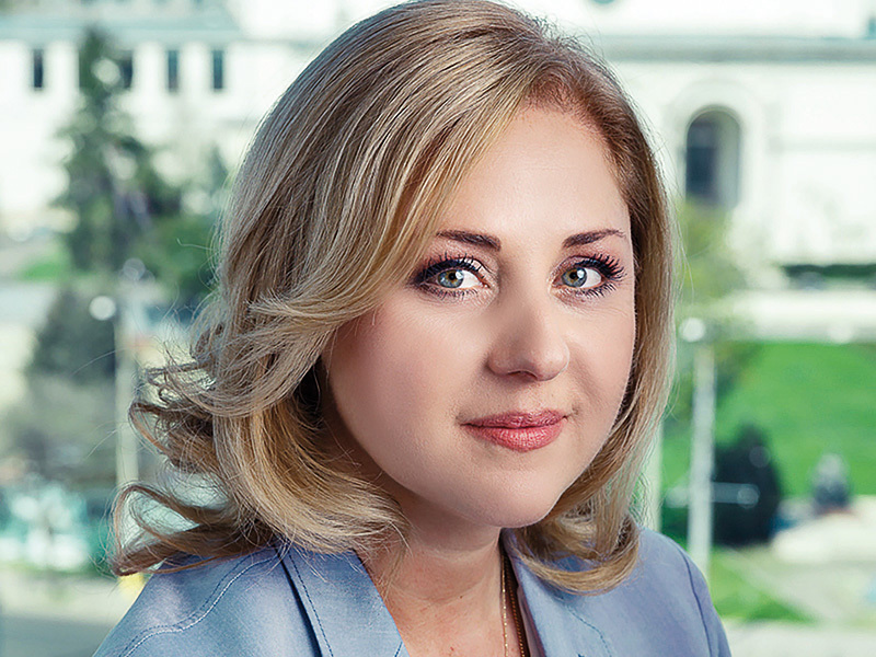 105 CELE MAI PUTERINICE FEMEI DIN BUSINESS: Dana Mihaela Constantinescu, director general, GSK Pharma România