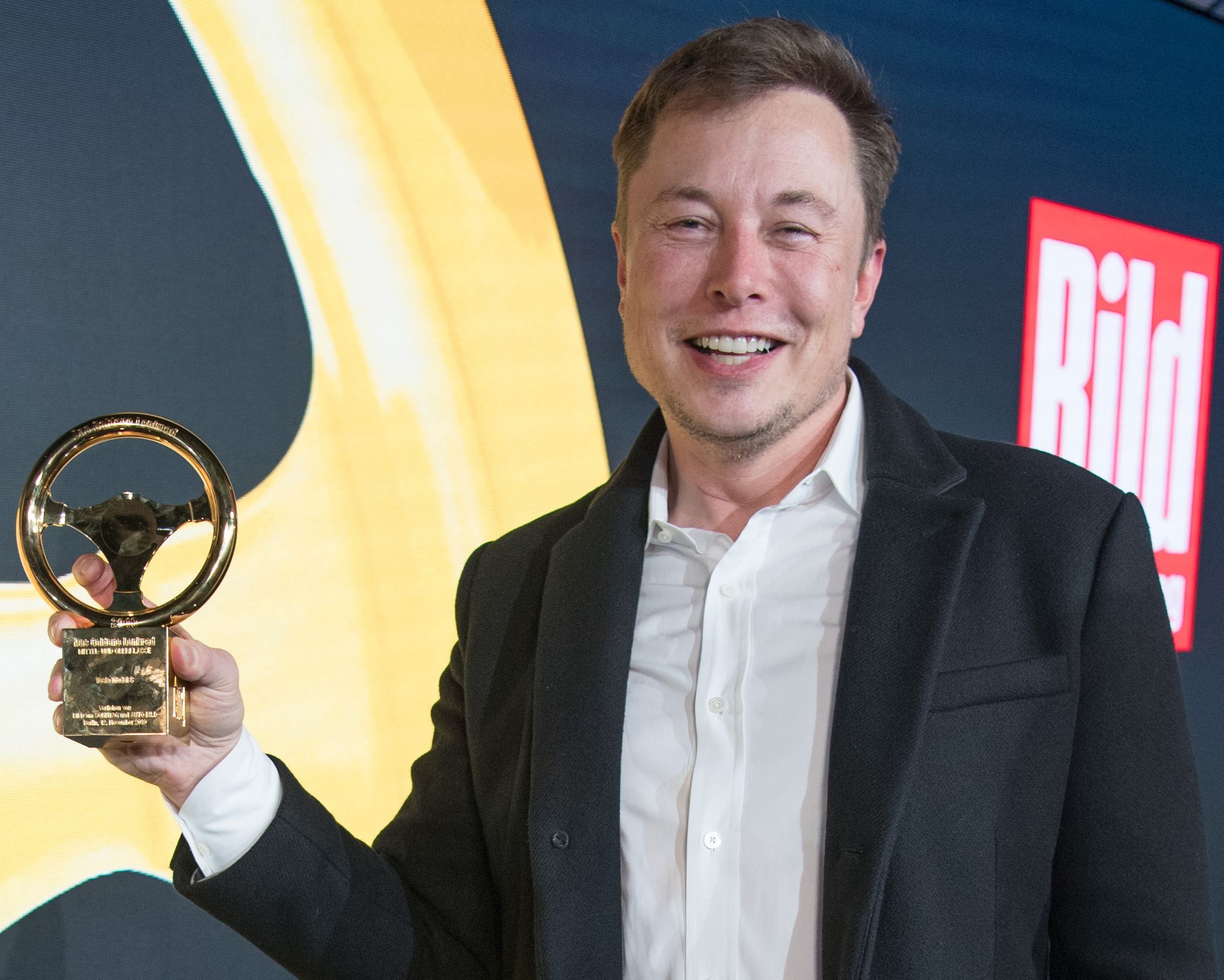 Elon Musk l-a depășit pe Warren Buffett în clasamentul celor mai bogați oameni din lume