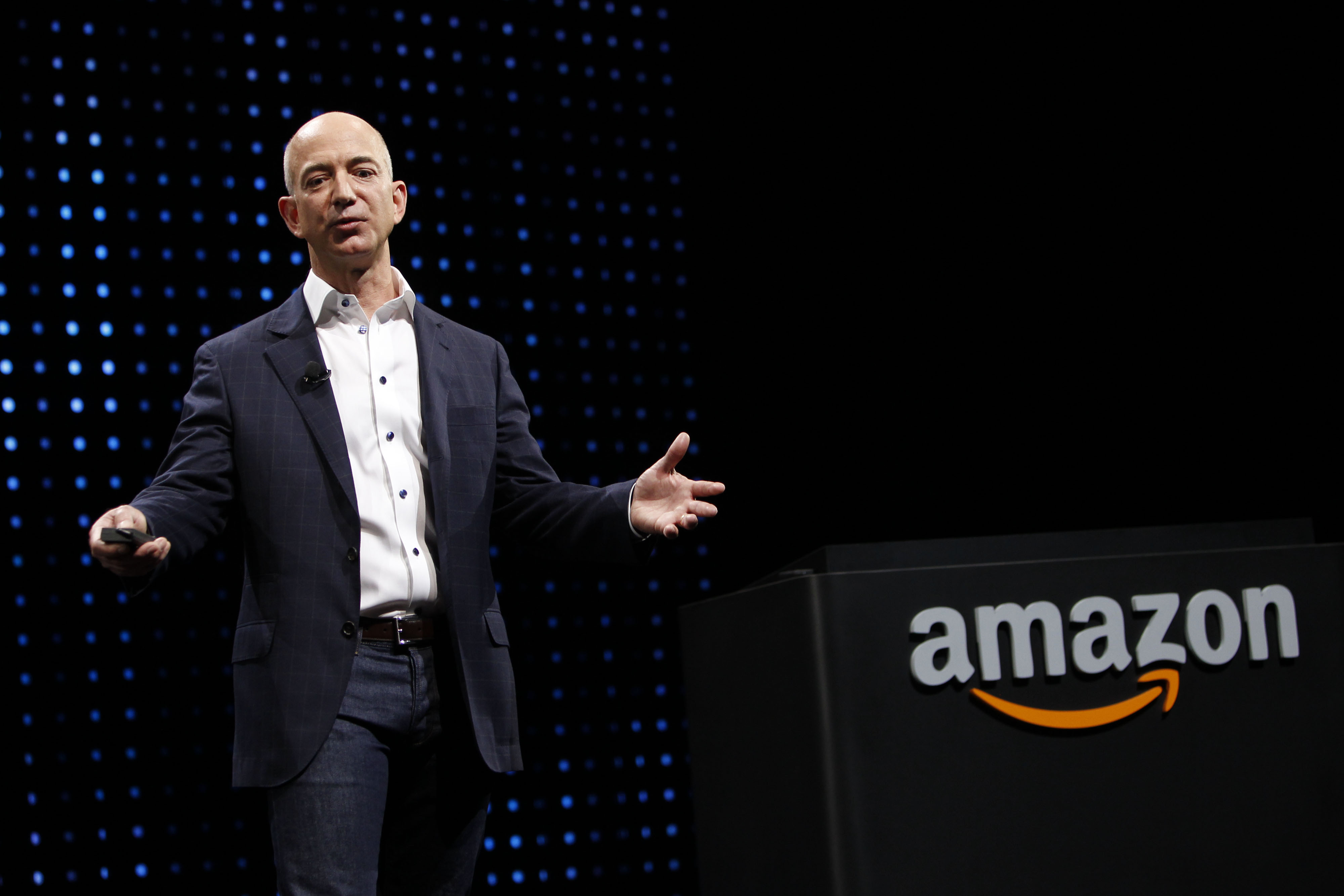 Jeff Bezos, Mark Zuckerberg și Elon Musk au făcut anul acesta 115 miliarde de dolari, aproape jumătate din PIB-ul României
