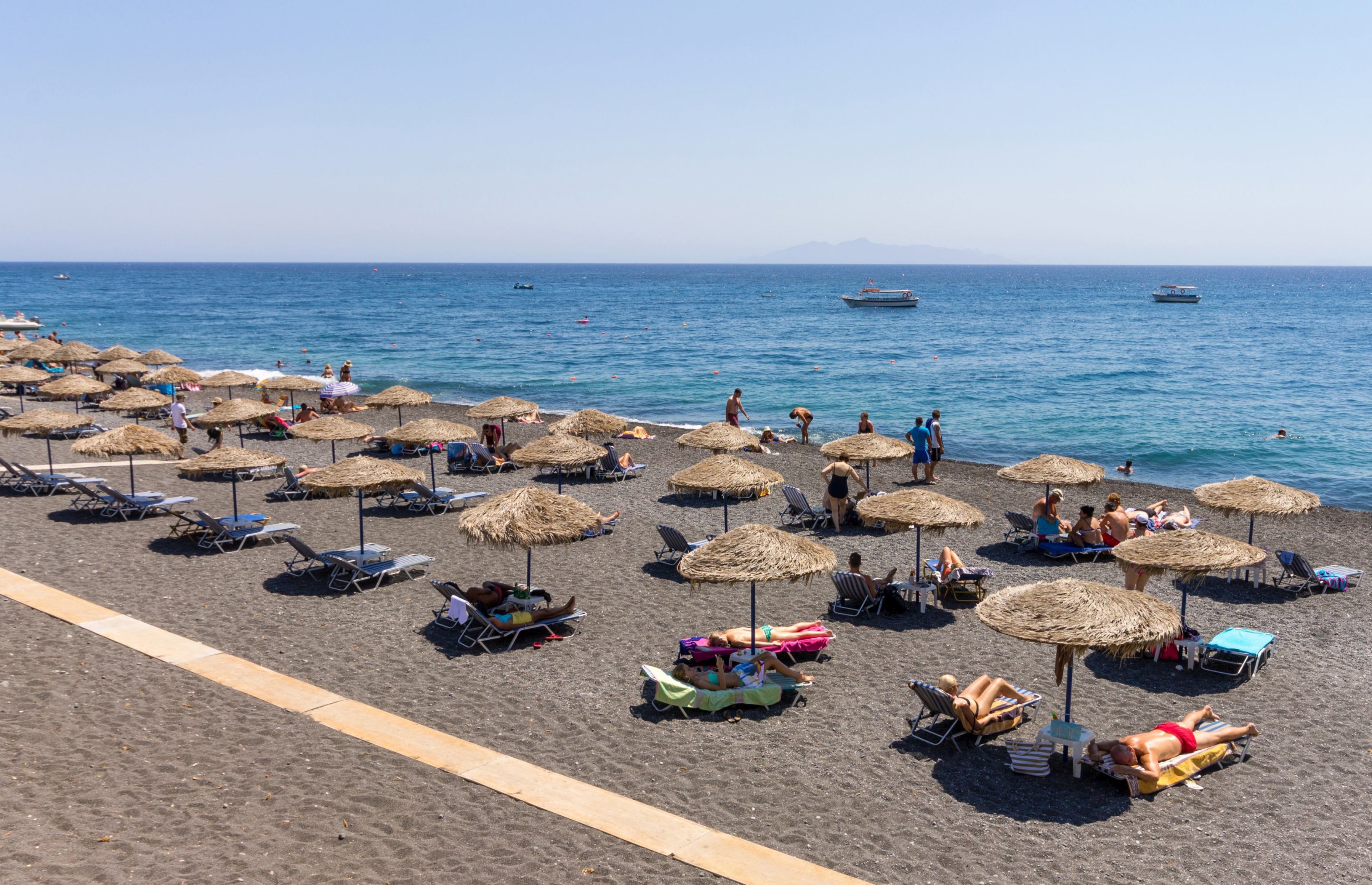 Grecia nu mai emite până marți formulare pentru turiștii care vor să intre în țară cu mașina