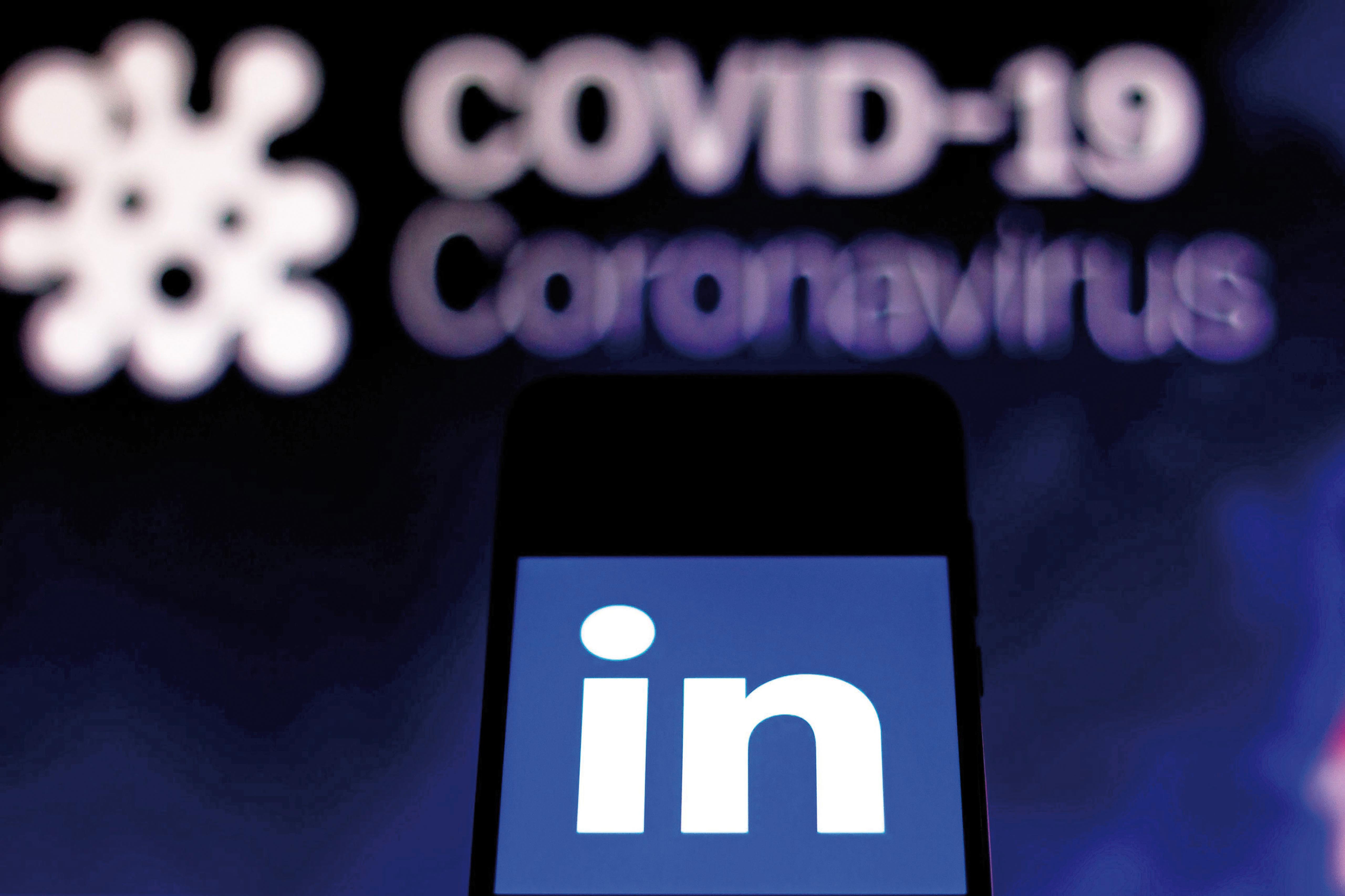 Paradoxul LinkedIn. Câți angajați concediază rețeaua pe care milioane de oameni își caută un loc de muncă