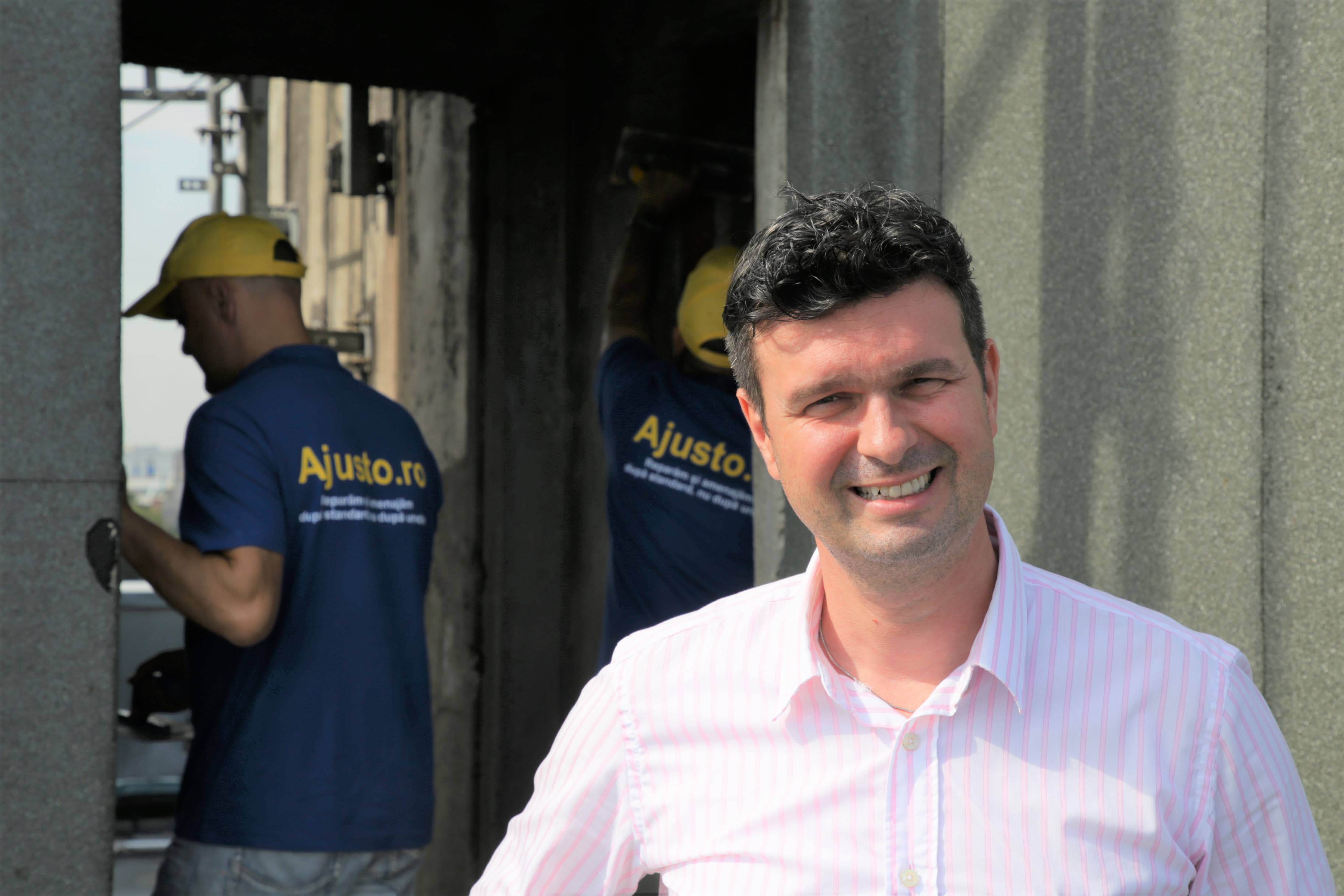 O platformă care oferă meșteri pentru amenajarea locuinței își extinde serviciile pentru companii și spații de cazare