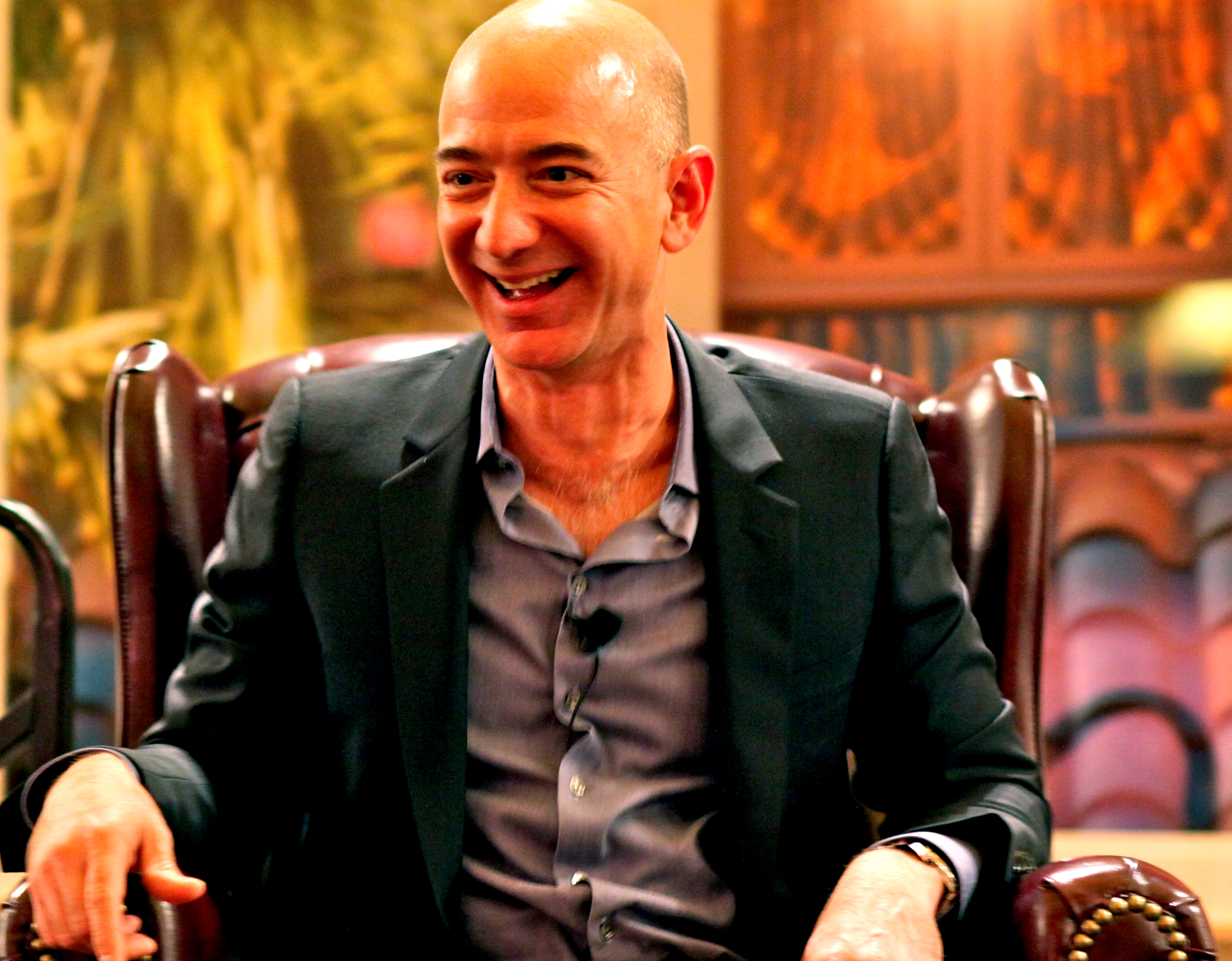Averea lui Jeff Bezos, fondatorul Amazon, a crescut cu 13 miliarde de dolari într-o singură zi