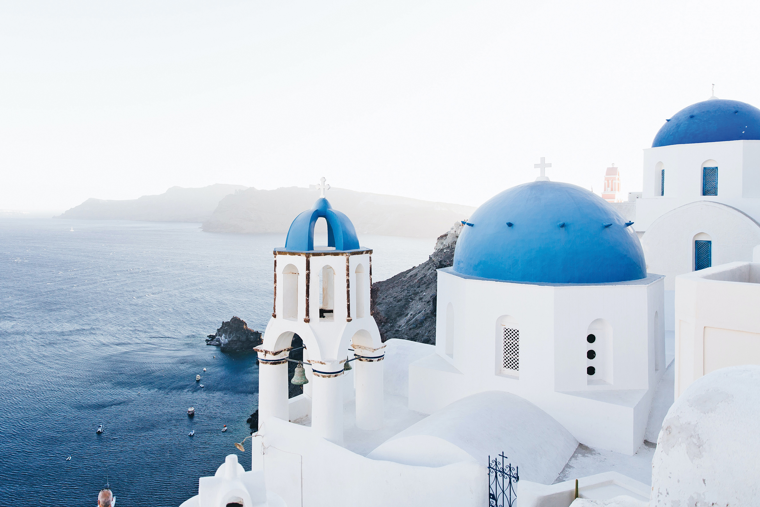 Rezervările românilor pentru vacanțe în Grecia au scăzut cu 85% față de anul trecut