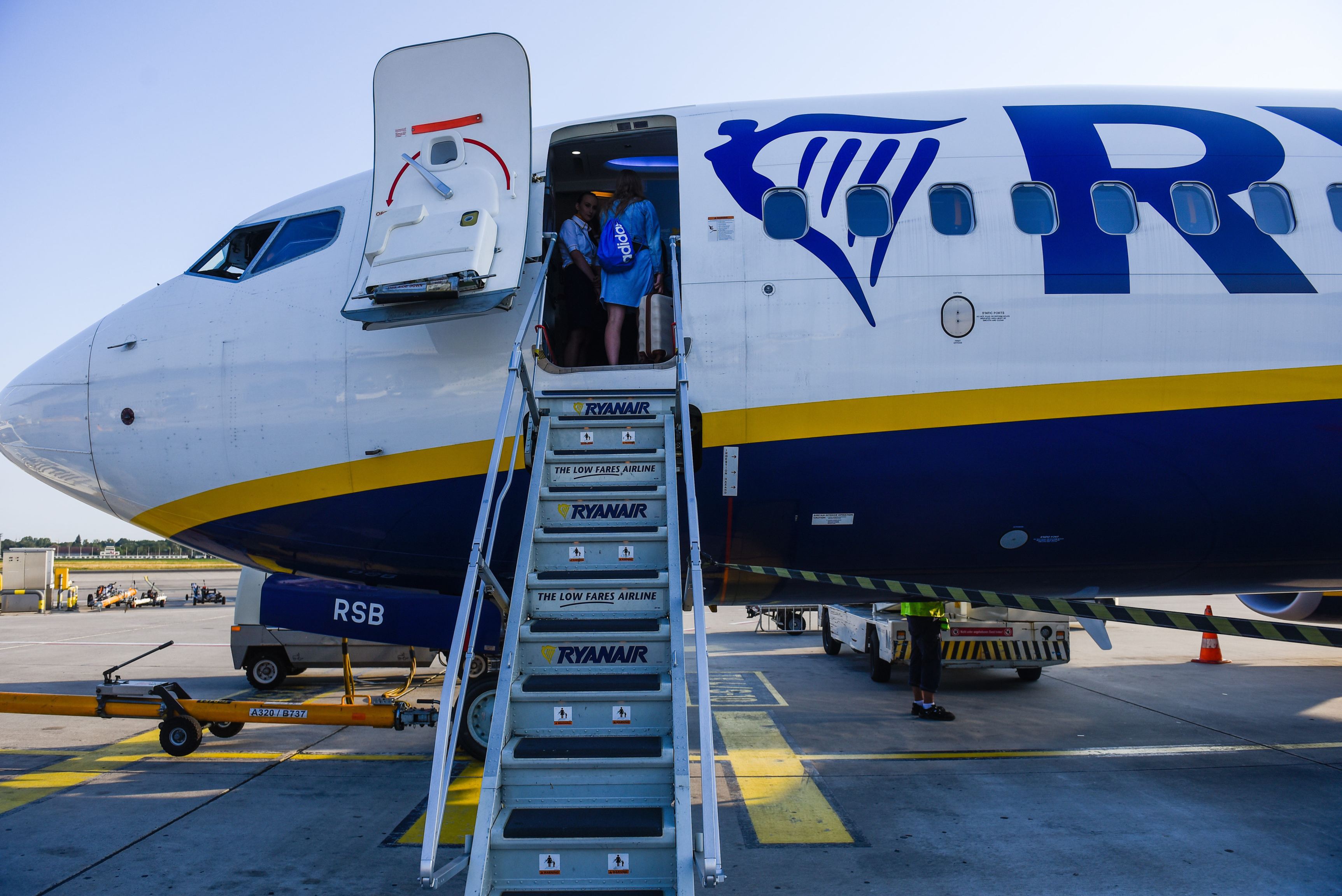 După luni în care s-a confruntat cu restricțiile de circulație impuse la nivel global, cea mai mare companie aeriană low-cost din Europa își reduce capacitatea de zbor cu 20%