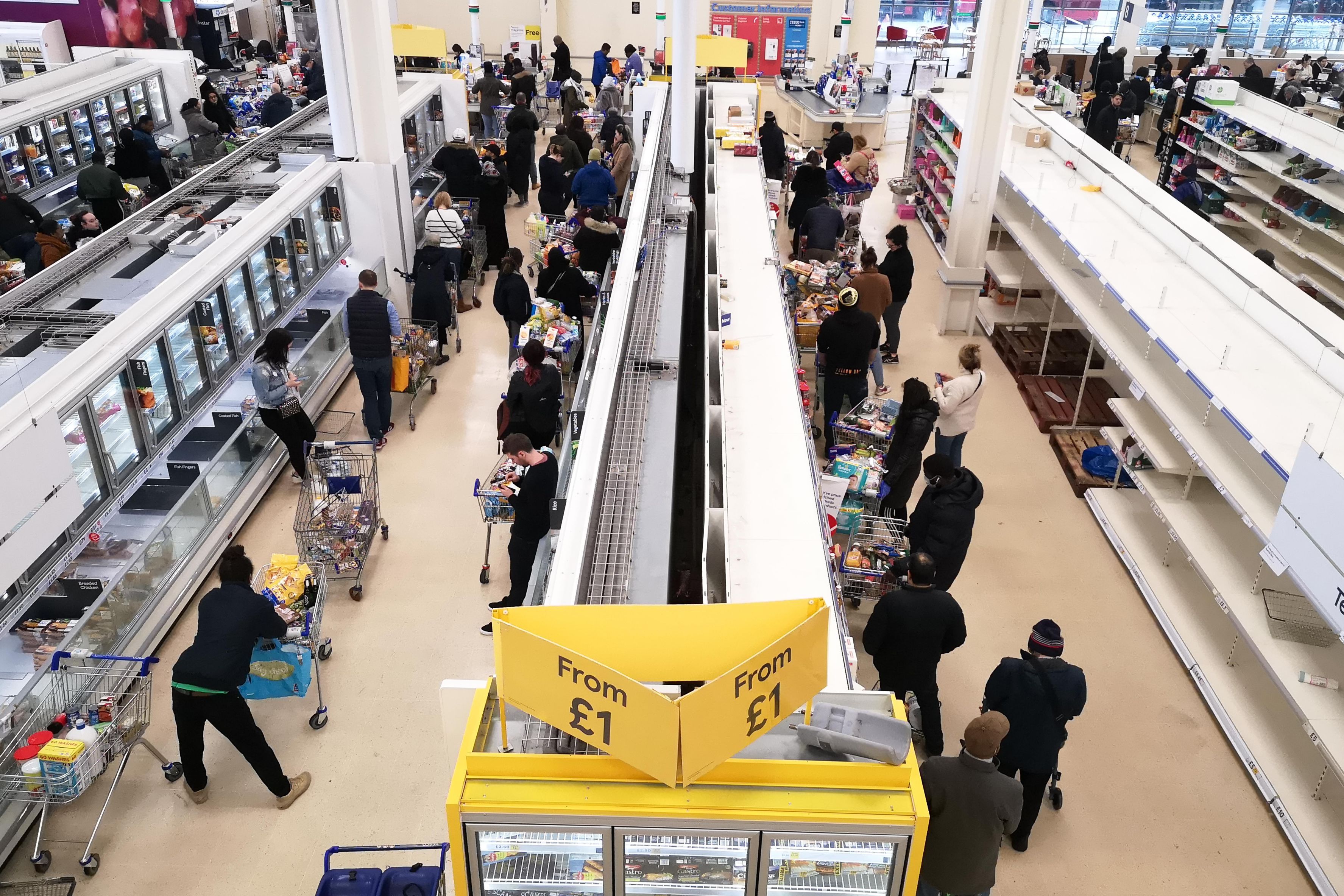 Retailerii britanici au tăiat cele mai multe locuri de muncă la apogeul ultimei crize financiare