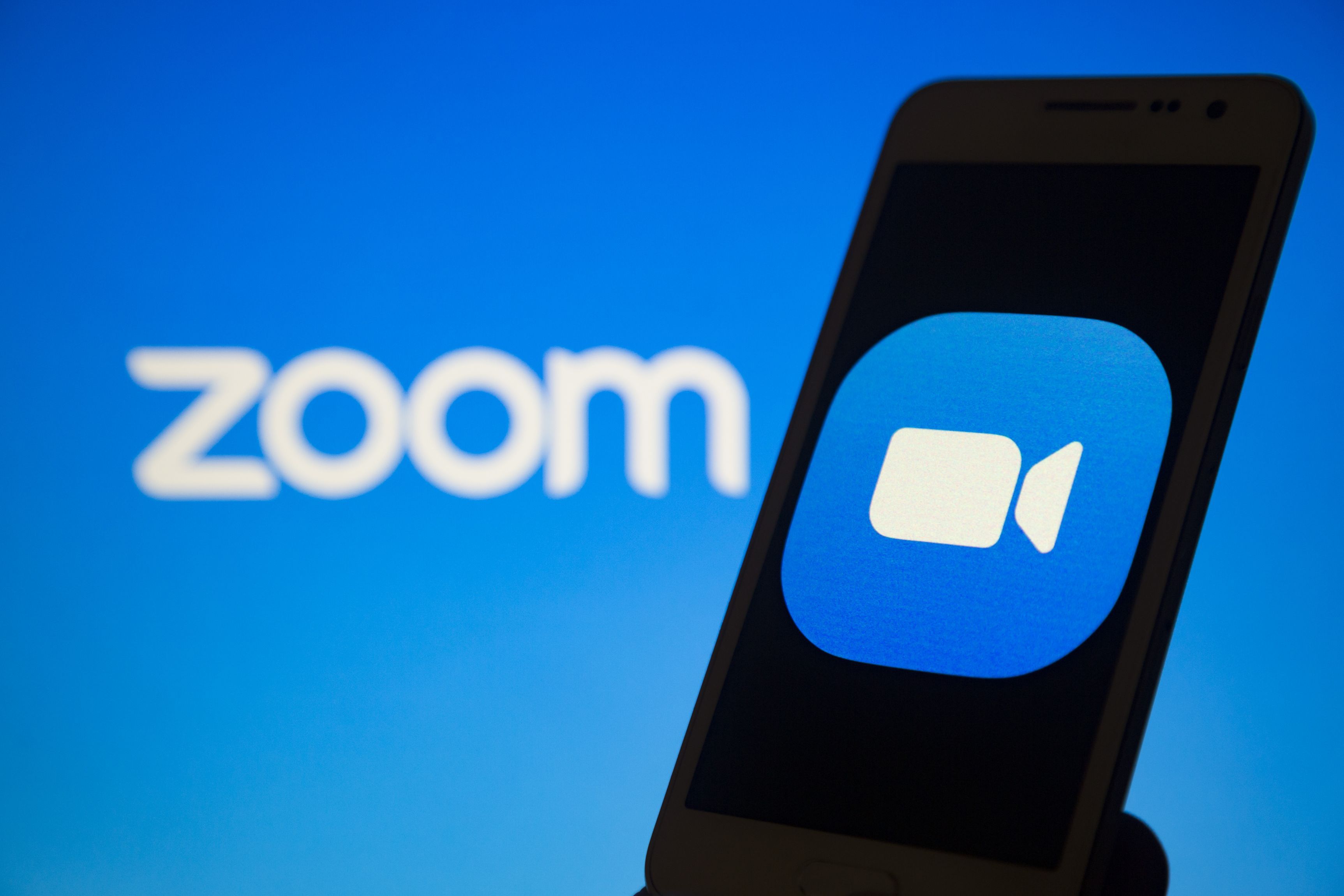 Zoom anunță că nu-și va mai vinde produsele către utilizatorii din China, urmând să își ofere în schimb serviciile de videoconferințe către partenerii terți