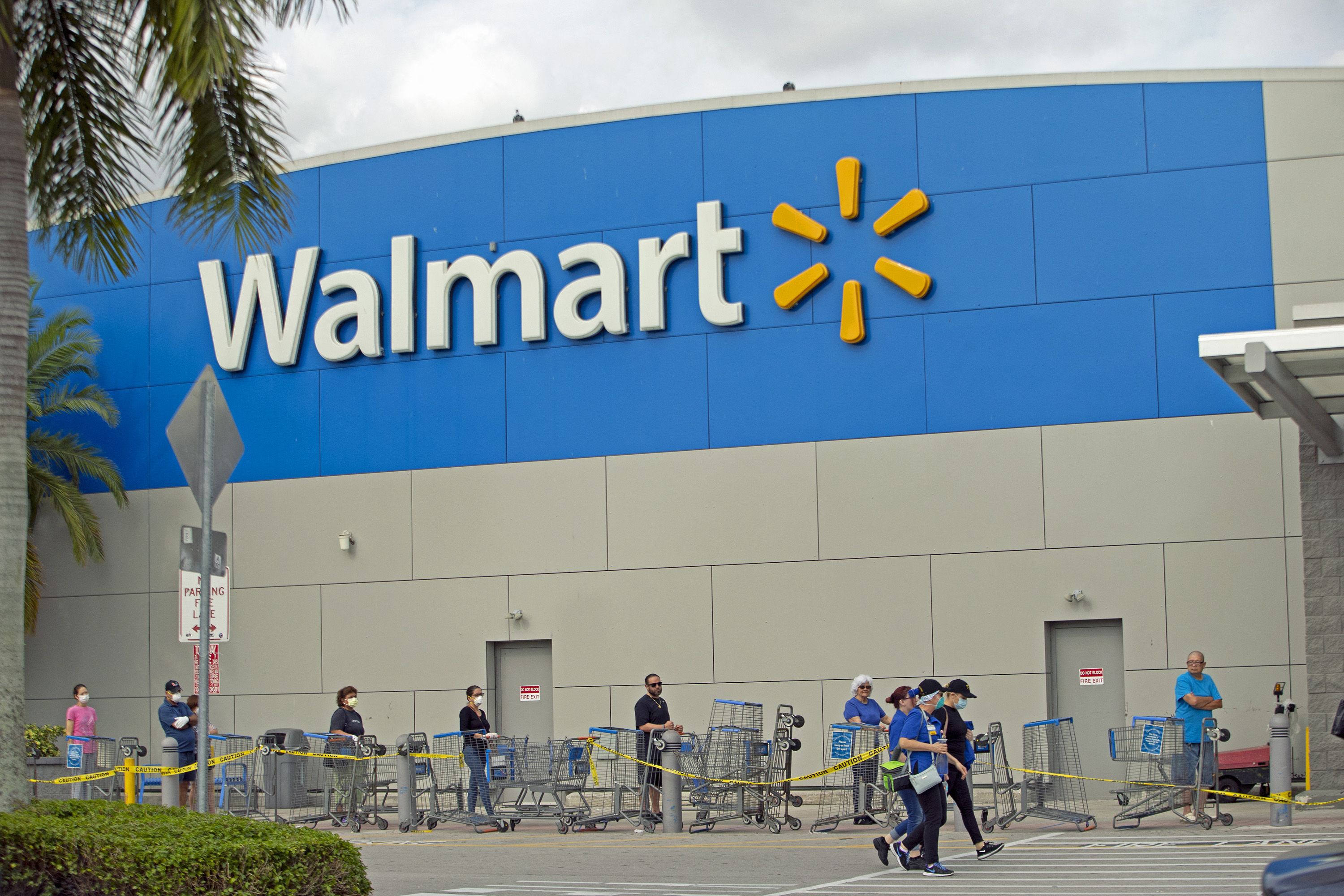 Walmart, cel mai mare retailer la nivel mondial, se aliază cu Microsoft pentru cumpărarea platformei TikTok