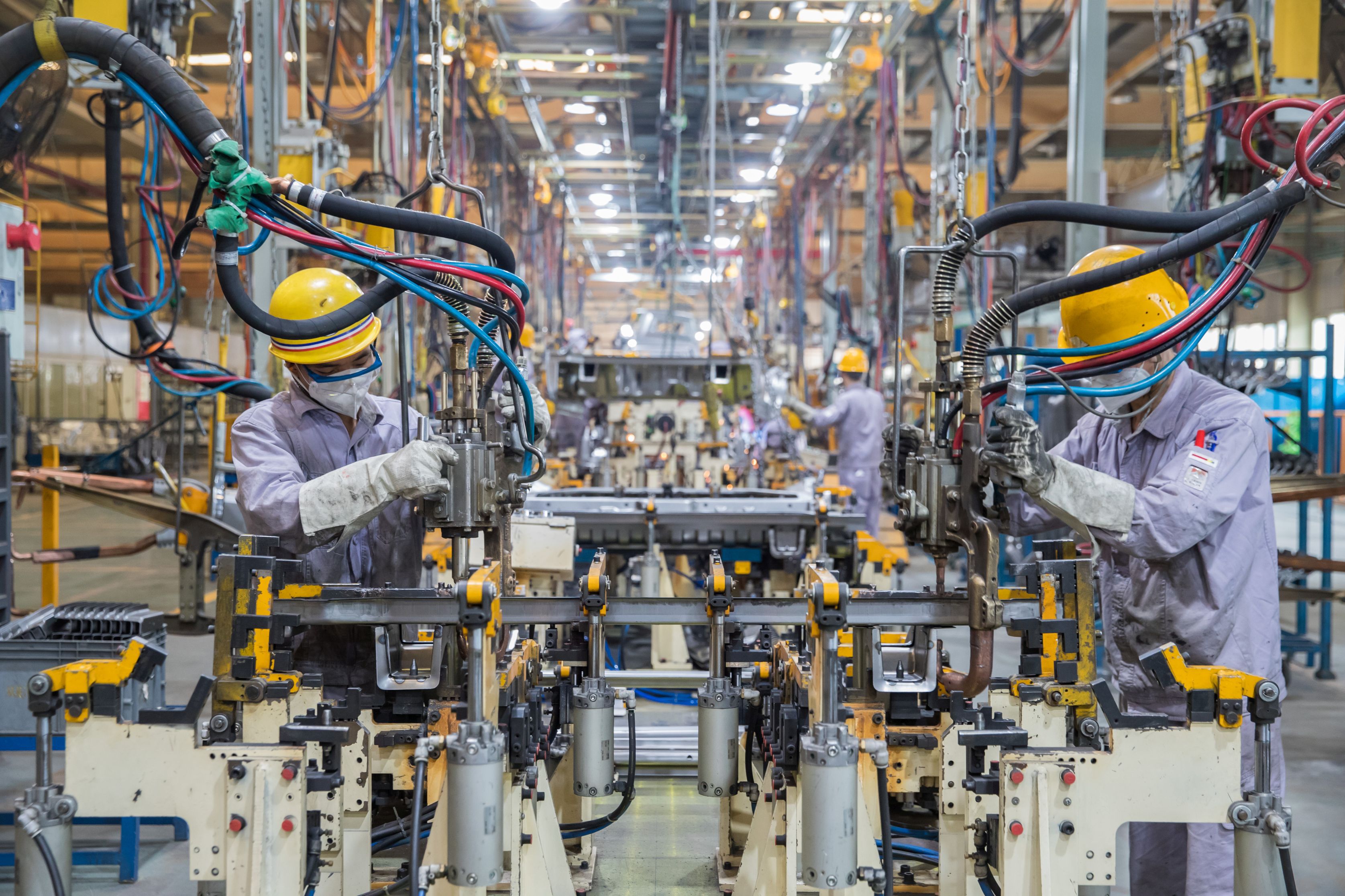 Fabricile din China ating cea mai mare rată de activitate din ultimul deceniu pe măsură ce a doua economie a planetei continuă drumul către recuperare