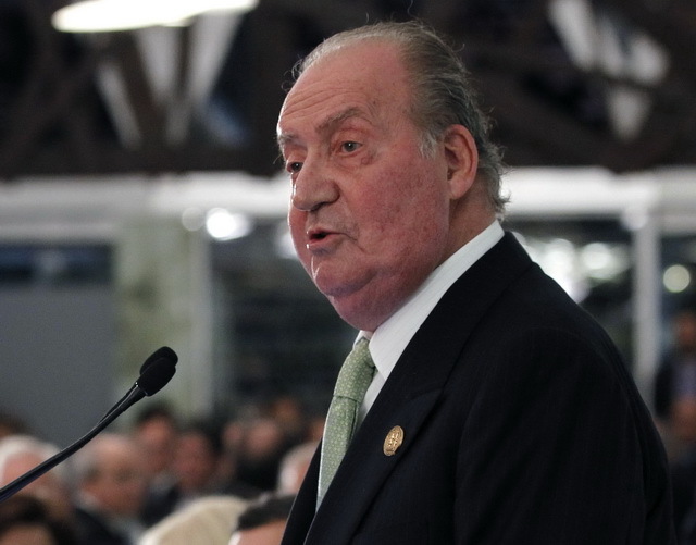 Fostul rege spaniol Juan Carlos se autoexilează din Spania în contextul unei anchete de corupție