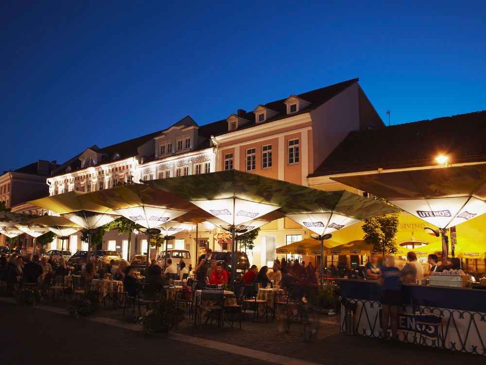 Decizia surprinzătoare luată de o țară europeană pentru a salva barurile, cafenelele și restaurantele