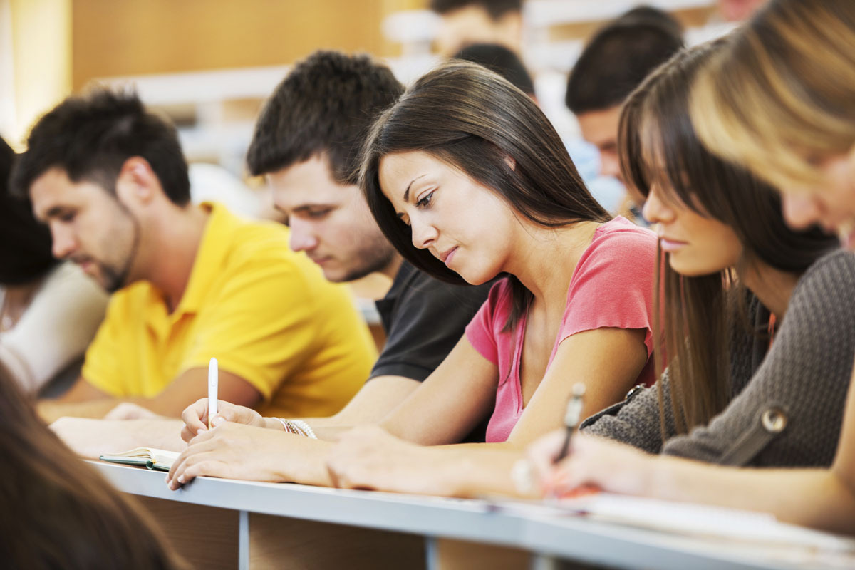 Aproximativ 1.700 de studenți ai Universității din Manchester se află în autoizolare