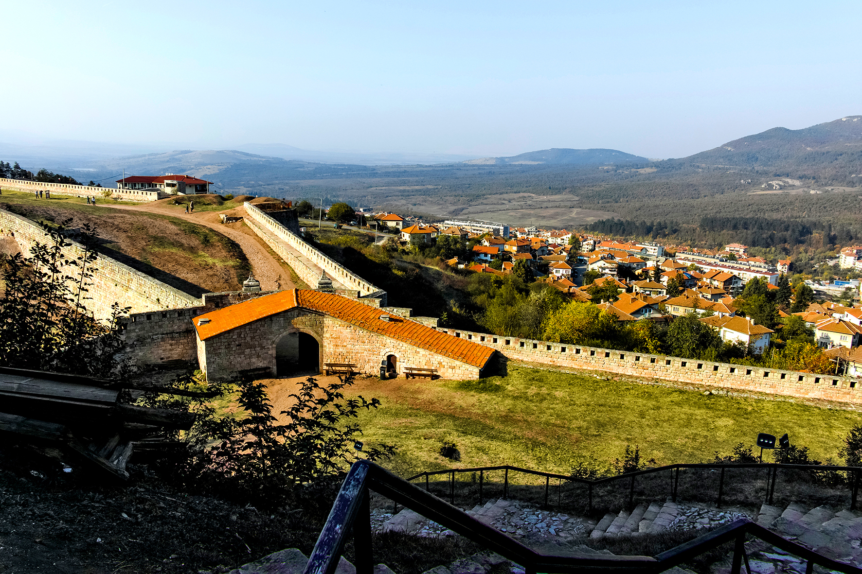 Știați că există o capitală mondială a depopulării? Și că aceasta este la un pod distanță de România?