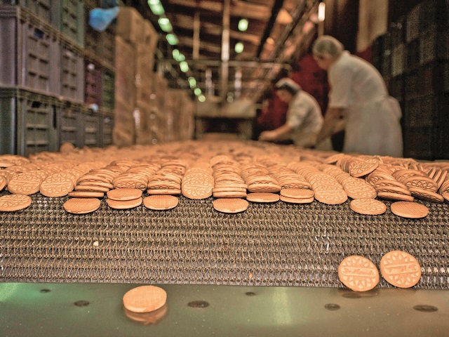 Fabrica Alka de la București, singurul furnizor de alimente din România pentru supermarketurile Marks & Spencer