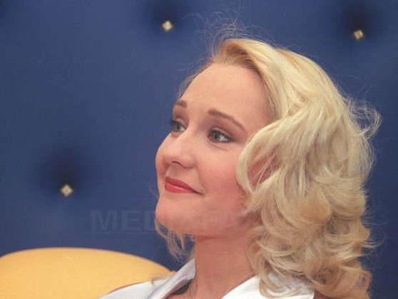 Fosta realizatoare TV Elena Lasconi a câștigat alegerile locale pentru Primăria din Câmpulung Muscel. Cine e Elena Lasconi