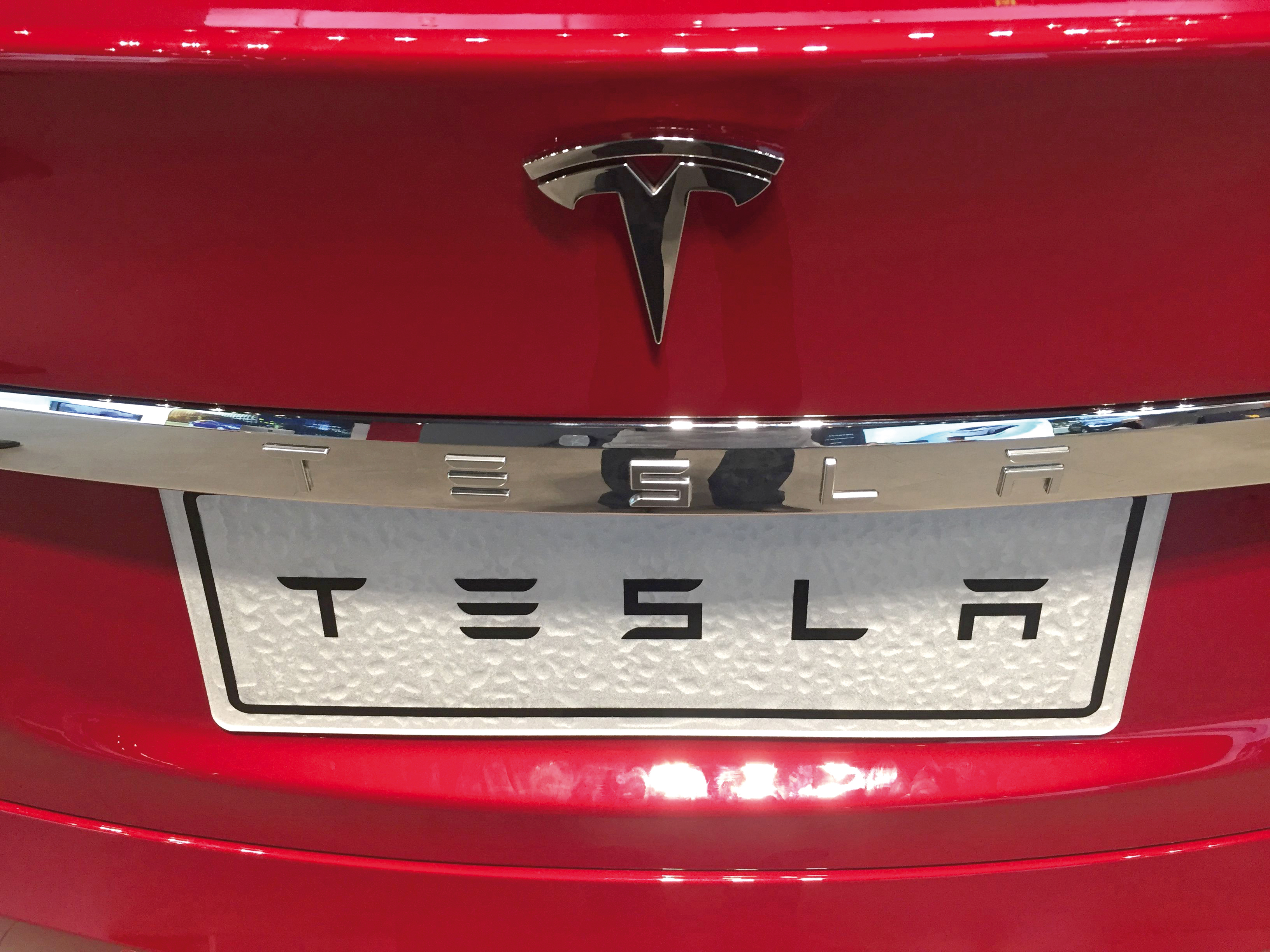 Elon Musk face noi mutări în șahul miliardarilor lumii