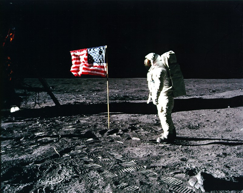 NASA caută să încheie parteneriate cu mai multe companii private pentru a cumpăra mostre de sol de pe Lună
