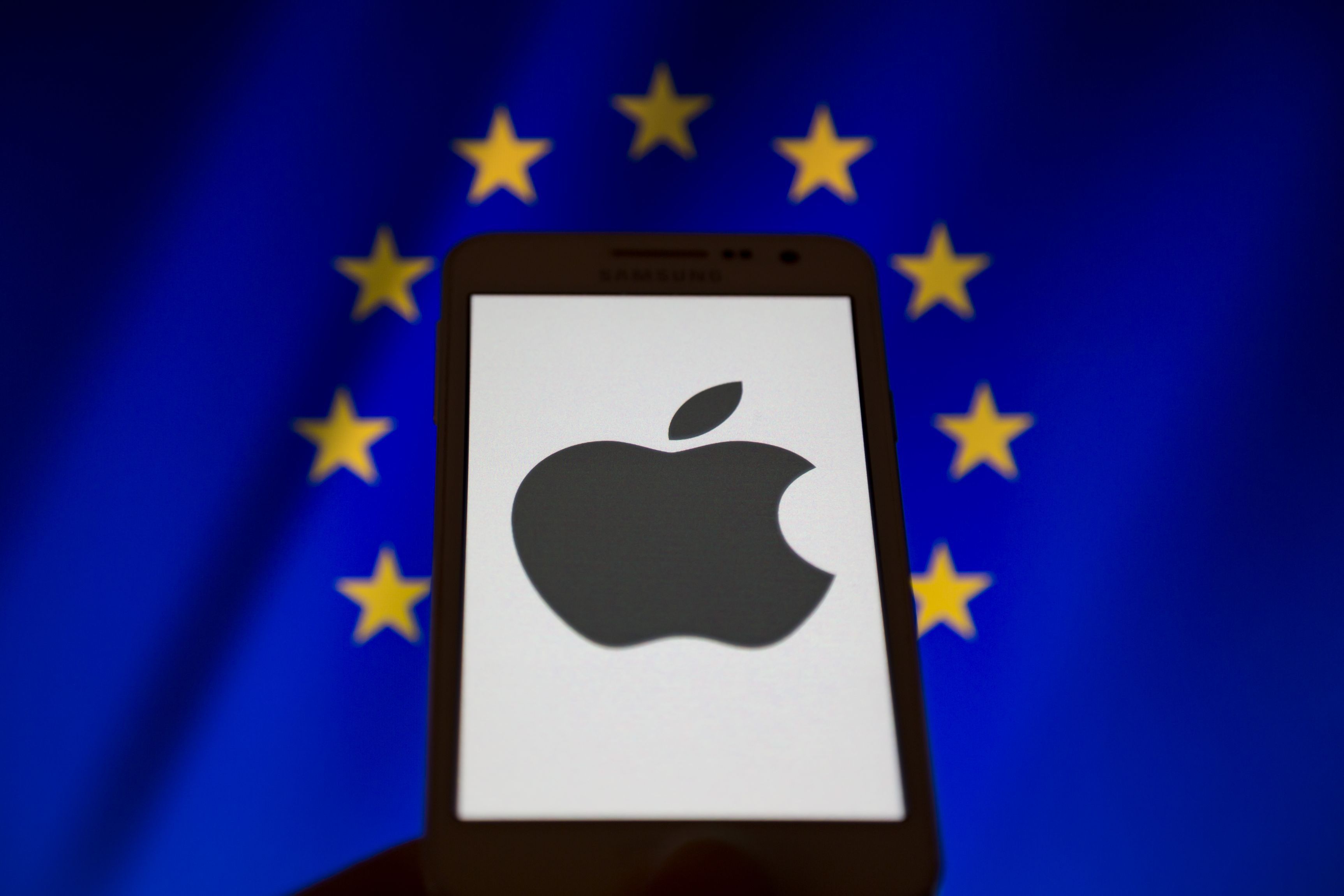 „Trebuie să ne asigurăm că toate companiile își plătesc taxele”: Comisia Europeană se pregătește să înceapă procesul împotriva gigantului Apple, în valoare de 15 miliarde de dolari