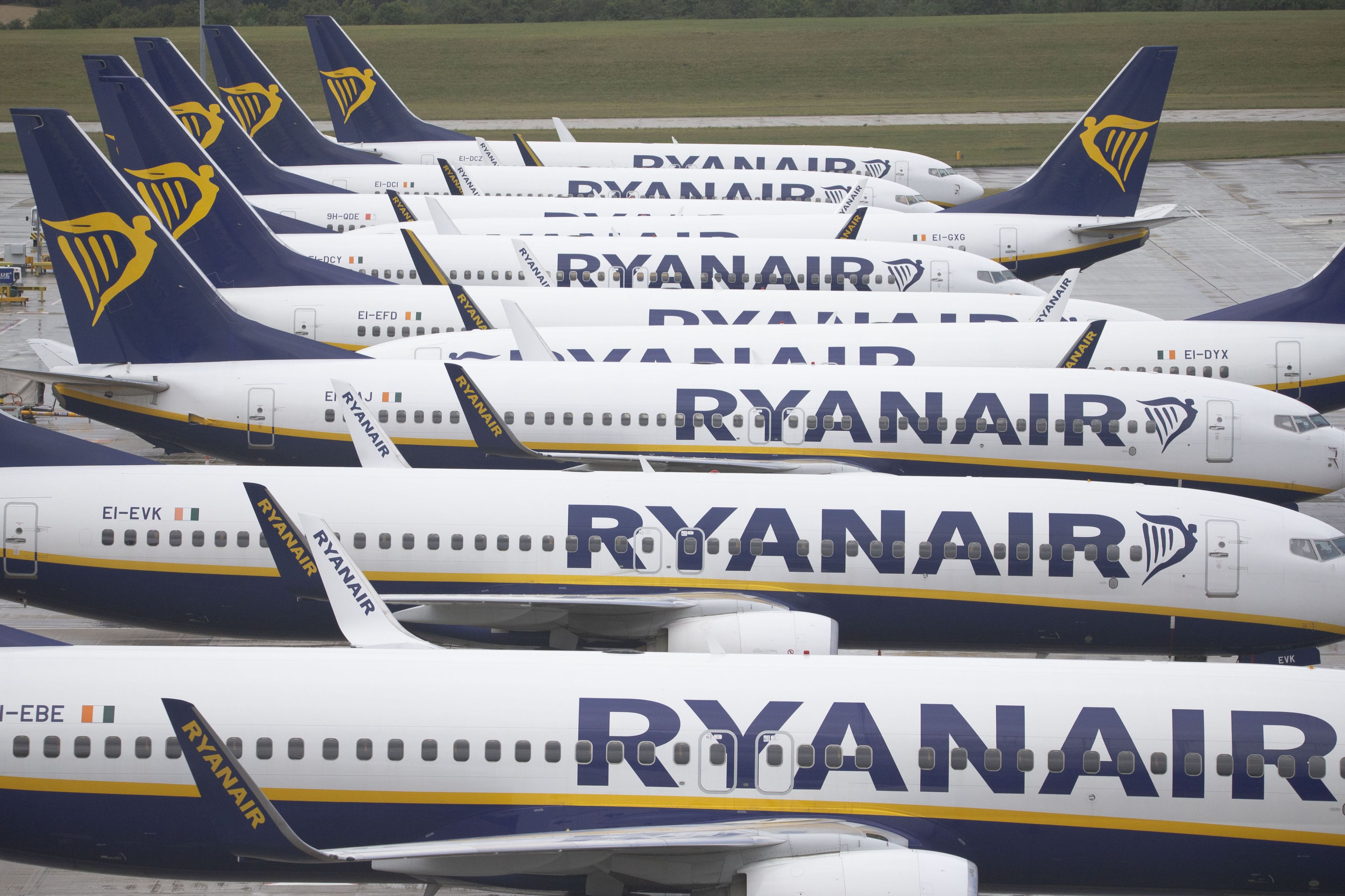 Ryanair, cel mai mare operator low-cost din Europa, reduce din nou target-ul de pasageri. Compania se așteaptă ca perioada de iarnă să vină cu pierderi tot mai mari
