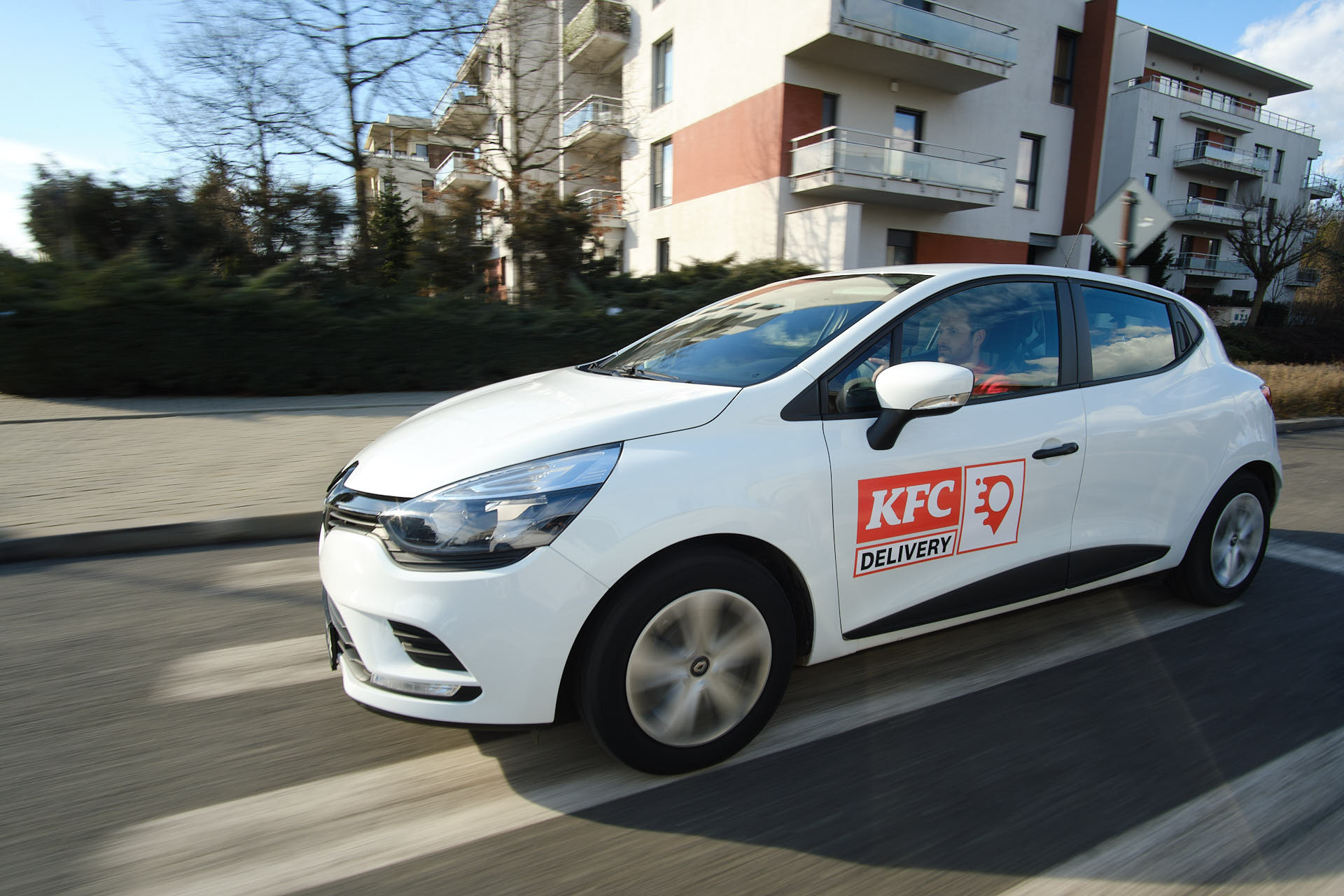 KFC lansează platforma proprie de comenzi online