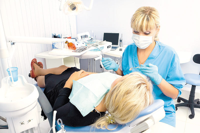 România este la coada clasamentului în Uniunea Europeană la consultațiile stomatologice. Medic dentist: „Avem un număr mare de cabinete și clinici, dar nu sunt uniform distribuite”