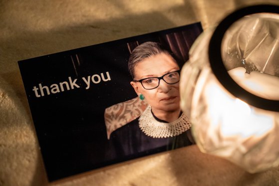 A murit judecătoarea Curții Supreme a SUA, Ruth Bader Ginsburg, luptătoare pentru drepturile femeilor