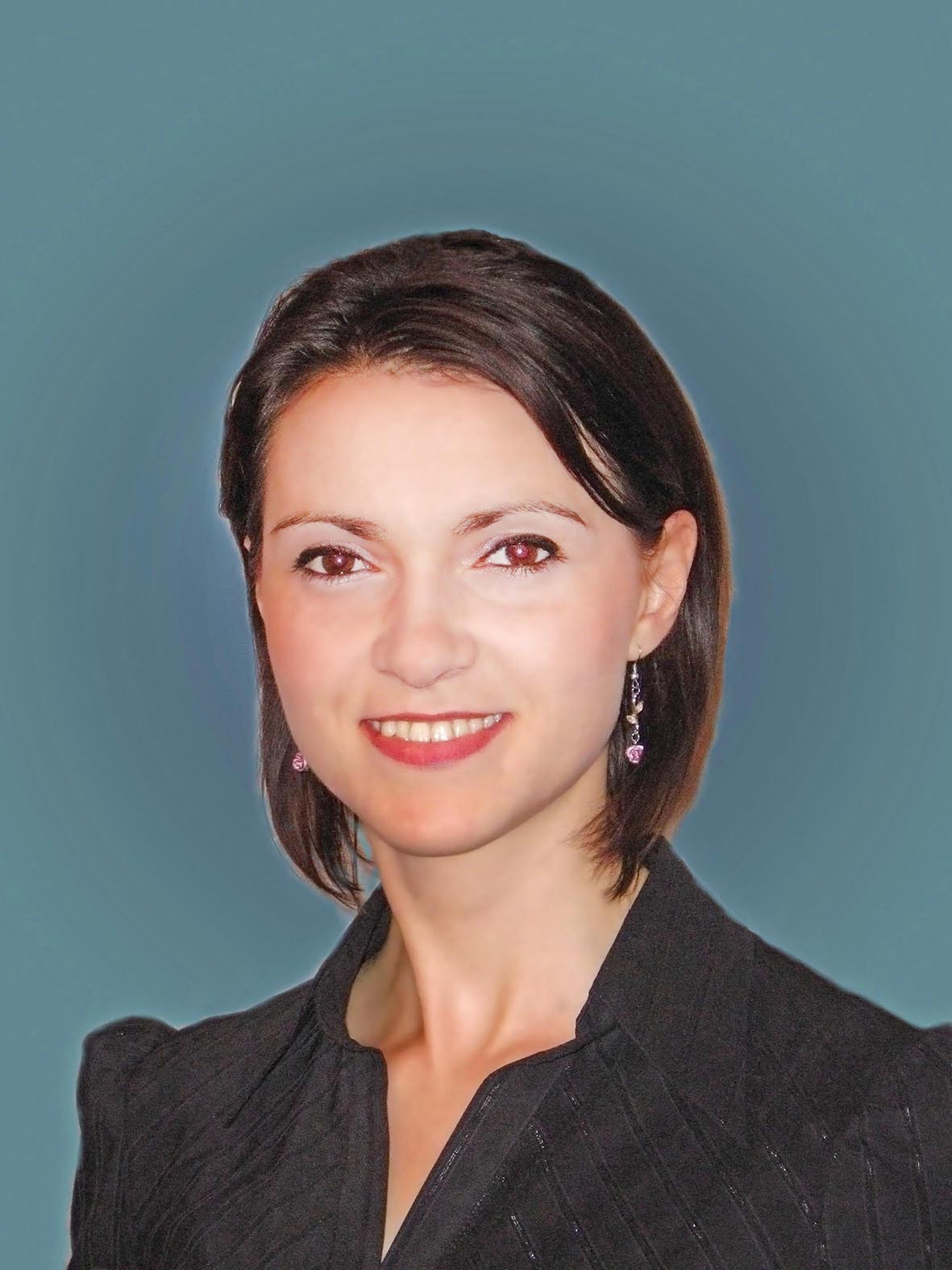 100 TINERI MANAGERI DE TOP. Roxana Bujor, director companii mijlocii, UniCredit Bank: „Sunt mulți antreprenori români pe care îi admir pentru ceea ce fac”