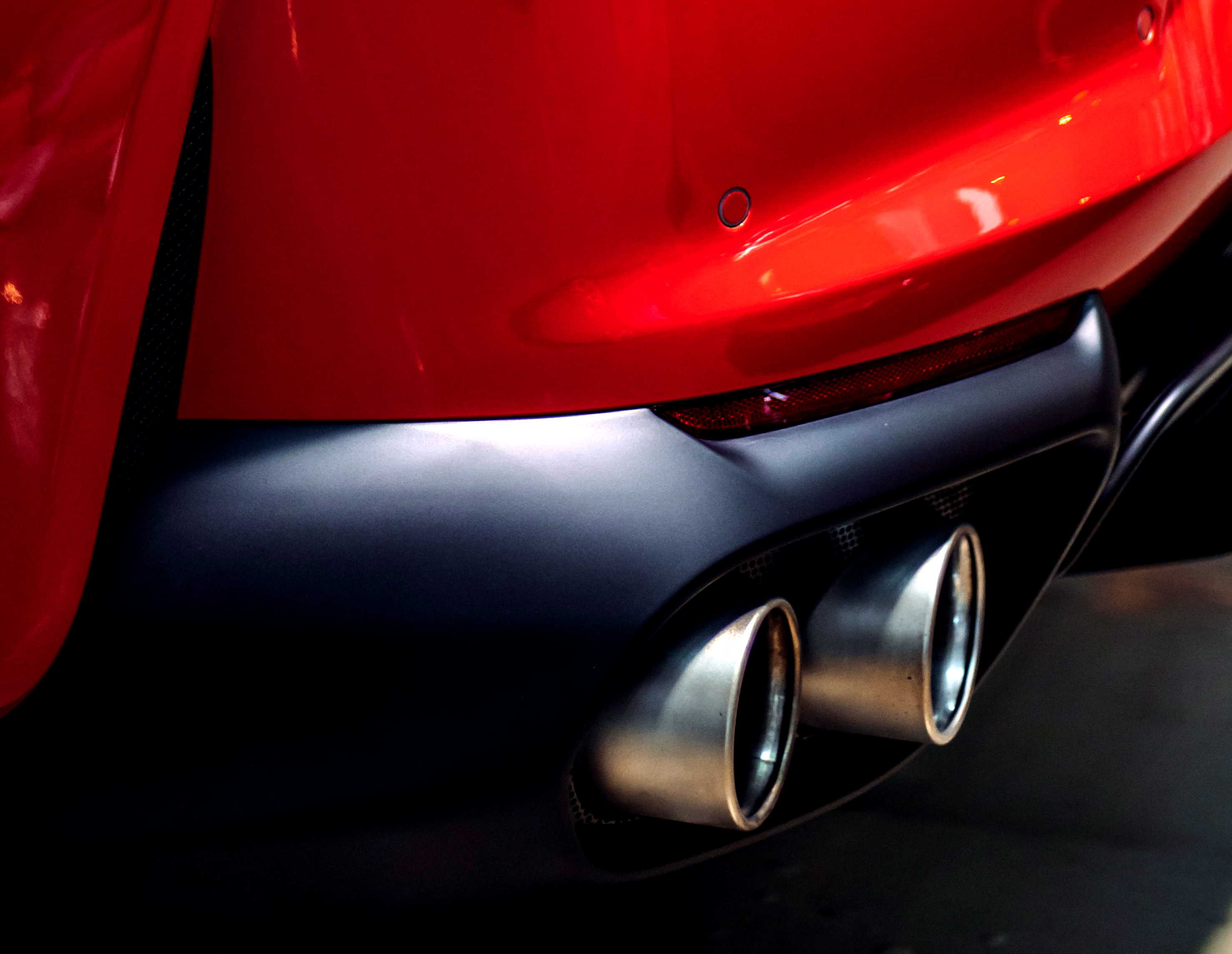 Producătorul auto german care vrea să scape de toate mașinile pe benzină și motorină până în 2023. În ce țară vrea să facă acest lucru