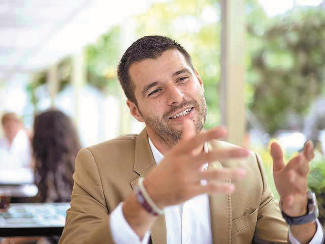 Colac de salvare pentru jucătorii din HoReCa? Lanțul de restaurante Calif a listat 11 tipuri de produse în 90 dintre magazinele Mega Image din Capitală