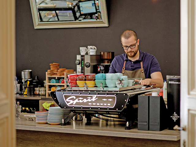 Cafenelele The Coffee Shop sunt preluate de distribuitorul de cafea Tchibo Coffee Service. Tranzacția așteaptă aprobarea Consiliului Concurenței