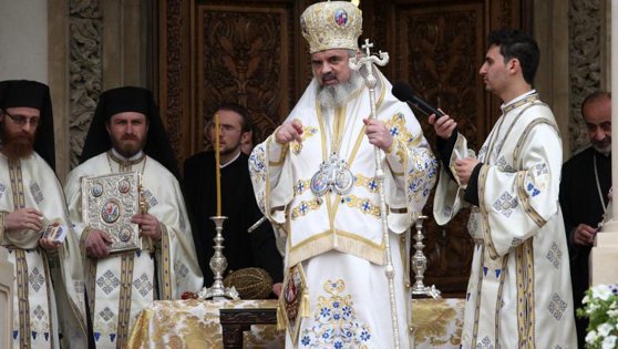 Reacția BOR după ce IPS Teodosie a spus că e „mare păcat” să mergi, ca ortodox, la o biserică catolică: "Rugăciunea nu are granițe confesionale"