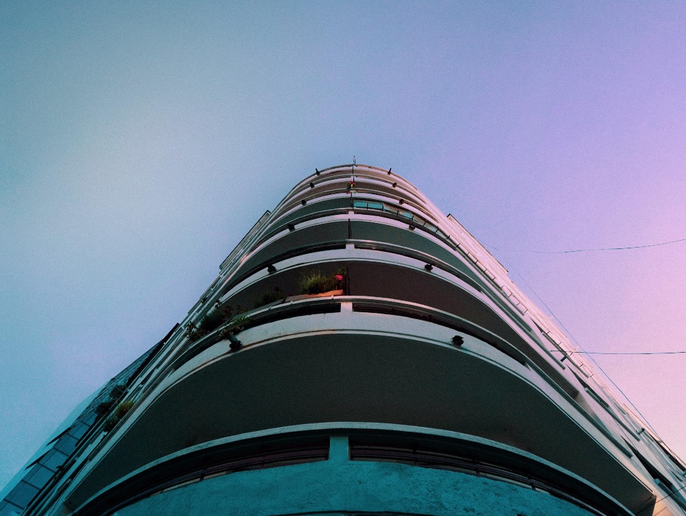 Evoluția impresionantă a prețurilor apartamentelor din București. Cât costa un apartament în anul 1990 și cât a ajuns să coste acum, după peste 30 de ani