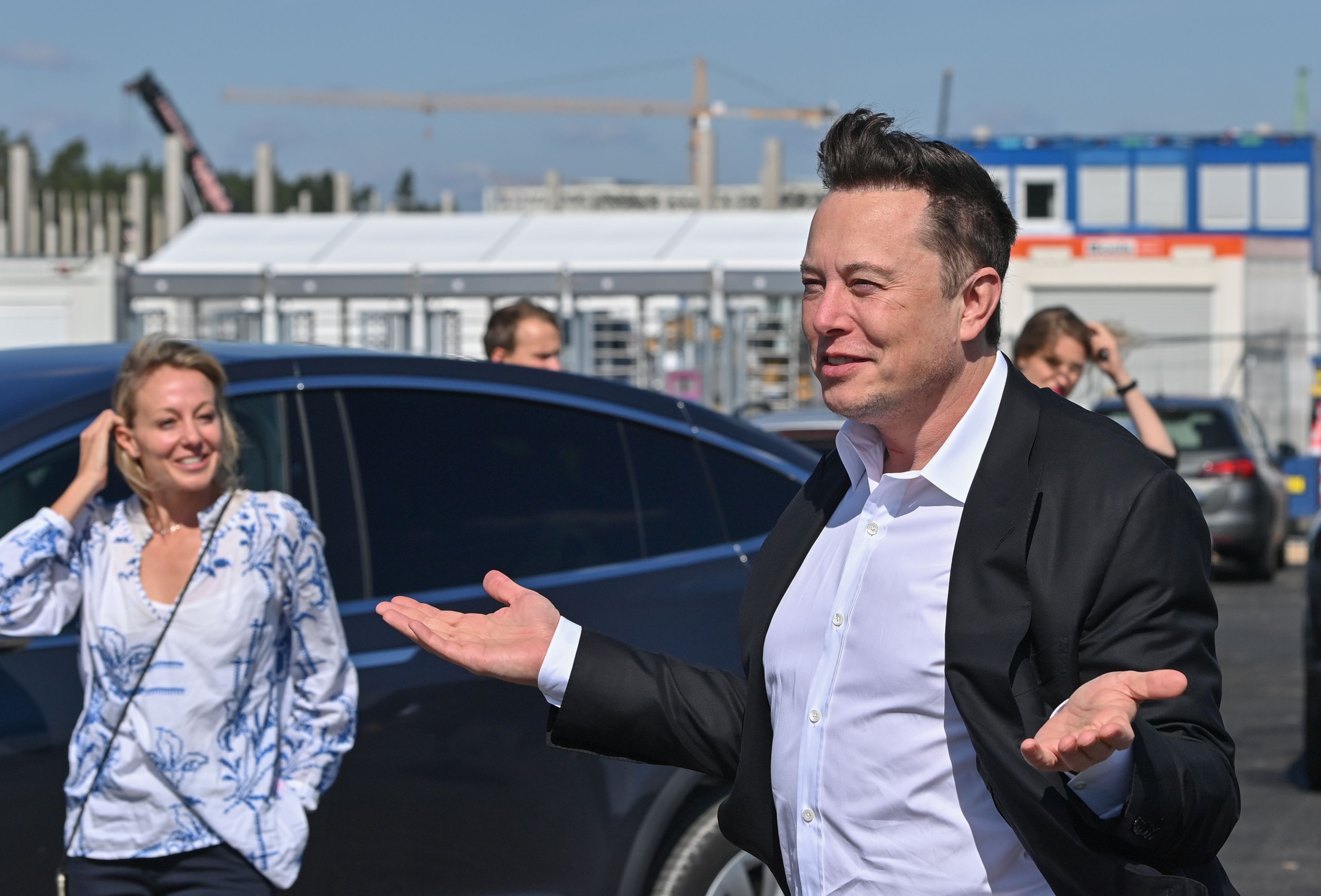 Tesla are cale liberă pentru prima fabrică a companiei din Europa: Producția va începe vara viitoare, urmând să se construiască anual circa 500.000 de mașini electrice