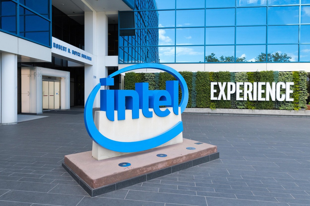 Tranzacție de 9 miliarde de dolari: Gigantul american Intel vinde business-ul de memorii NAND rivalului sud-coreean SK Hynix