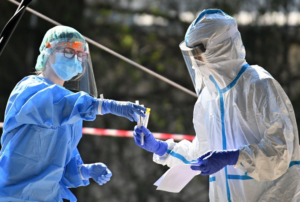 Din nou în stare de urgență! Țara din inima Europei care închide tot după ce cazurile au explodat