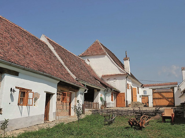 Descoperă România altfel. Într-un vechi sat săsesc, două cazări ce amintesc de viața transilvăneană de odinioară