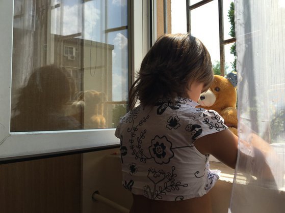 Legea adopției a fost modificată. Noua lege caută rudele copilului o singură dată și doar până la gradul al treilea inclusiv