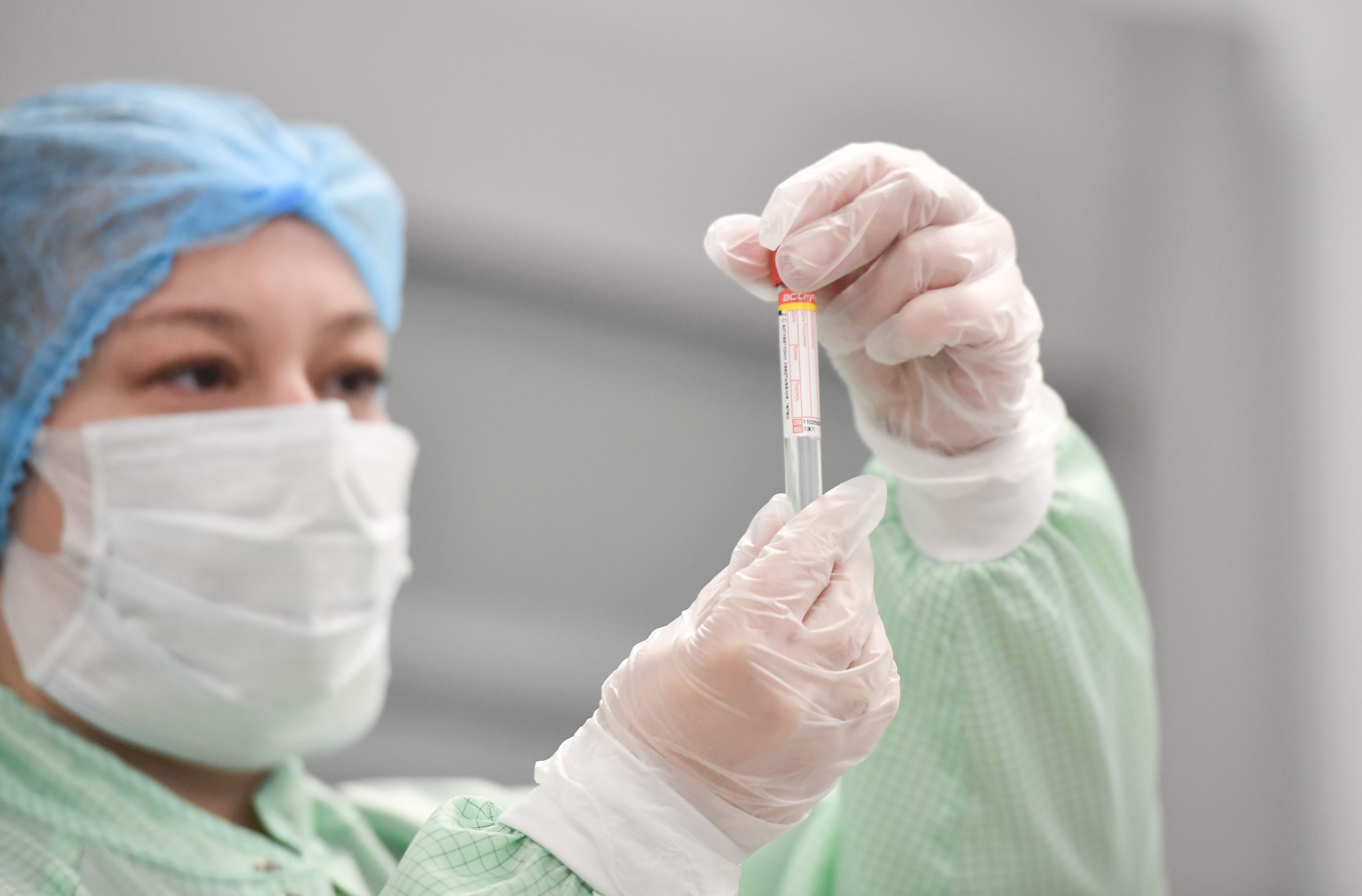 BREAKING NEWS: Peste 43% dintre teste au ieșit pozitive. Record de pacienți internați la ATI