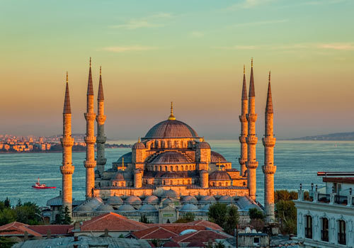 Perioada de reduceri, colacul de salvare pentru operatorii din turism. Cu ce oferte vin în continuarea evenimentului Black Friday