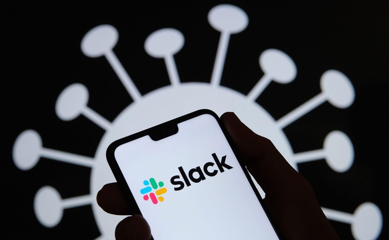 Slack, platforma de chat care înlocuiește mail-urile din startup-uri, a ajuns la o valoare de 23 de miliarde de dolari