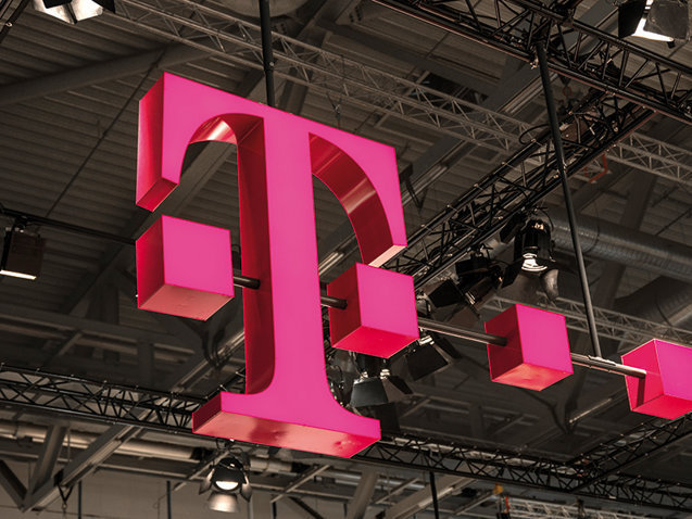 BREAKING NEWS! Telekom România vinde divizia fixă către Orange. Ce se întâmplă cu clienții