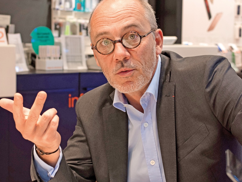 De ce a cumpărat de fapt Orange Telekom, în condițiile în care telefonia fixă nu mai este atât de relevantă în prezent