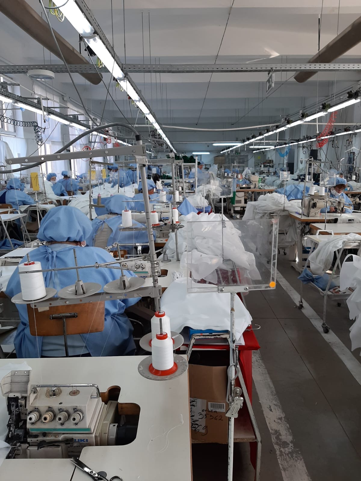 Peste 60 de fabrici locale cu 5.000 de angajați pun eticheta „Made in Romania“ pe hainele gigantului britanic Asos. Piața locală este principalul partener de producție din Europa
