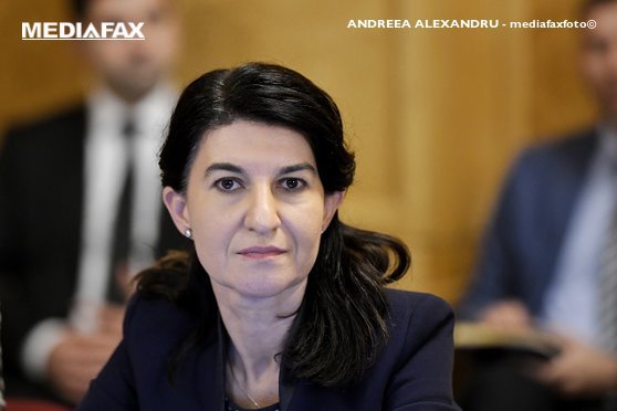 Violeta Alexandru, ministrul Muncii: Vom crește pensiile și alocațiile în 2021