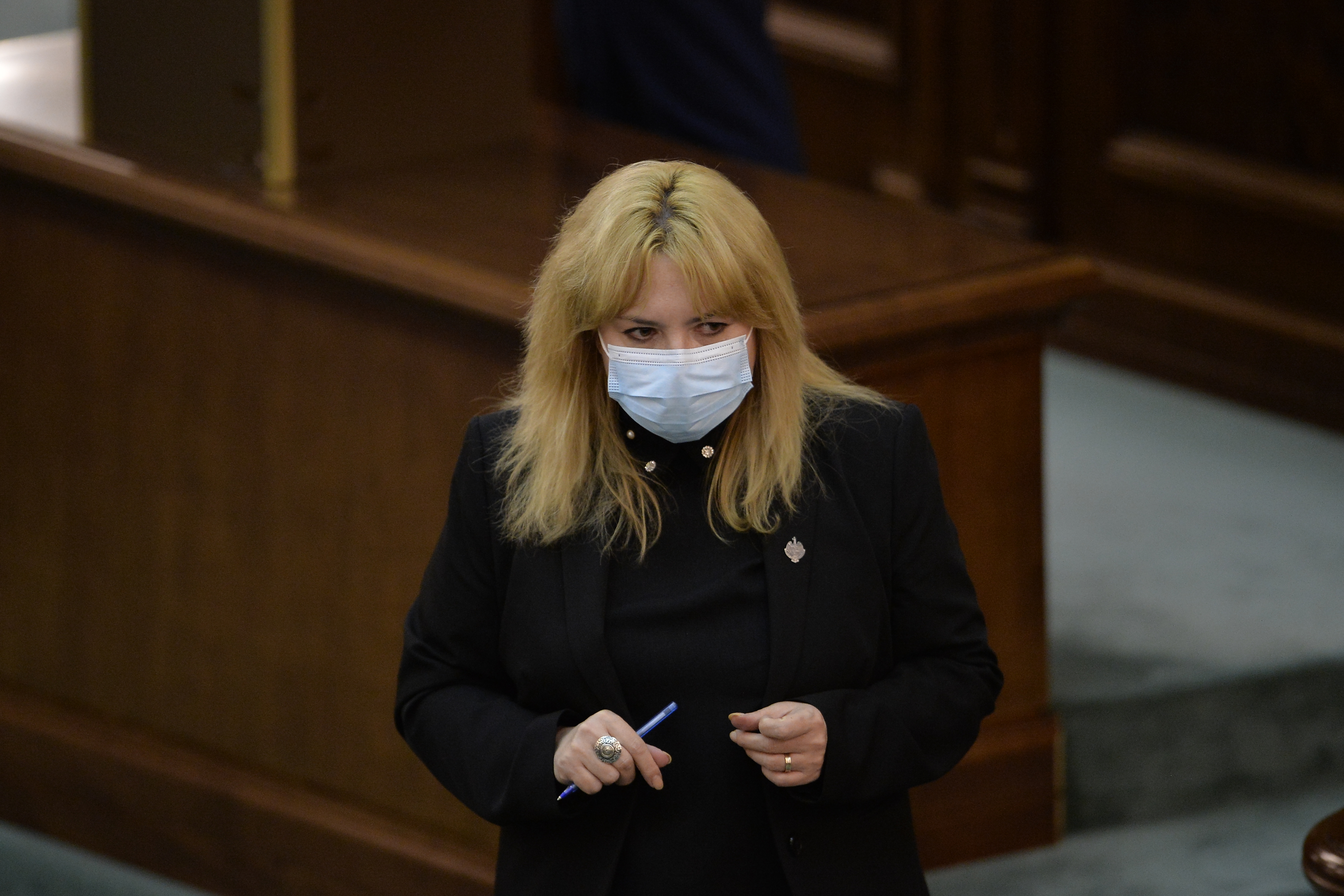 Cine este Anca Dragu, prima femeie care a devenit președinte al Senatului și al doilea om în stat
