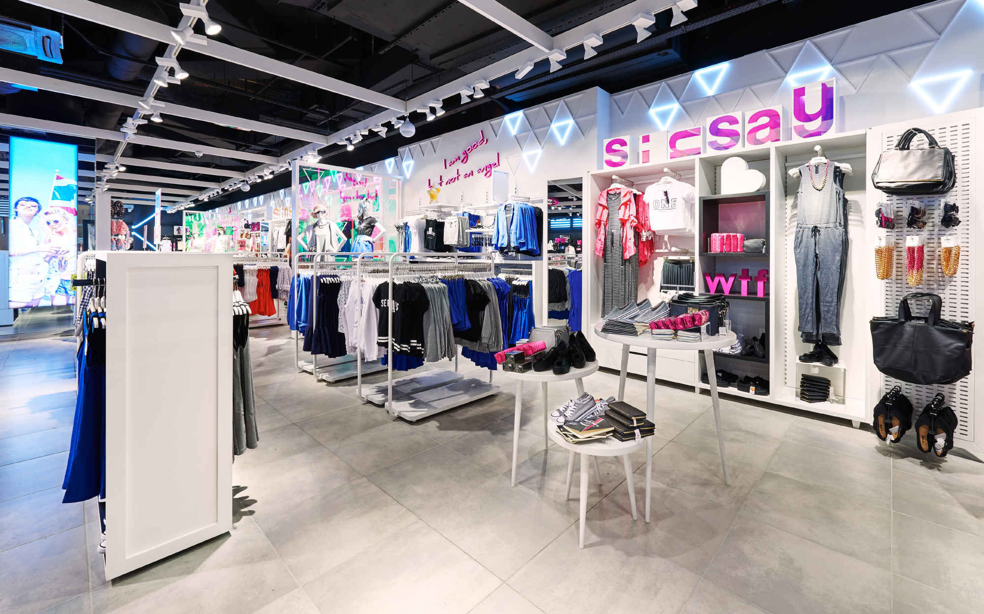 Brandul polonez de fashion Sinsay, parte a grupului LPP Fashion, a deschis un magazin în Botoșani, a zecea unitate inaugurată în 2020